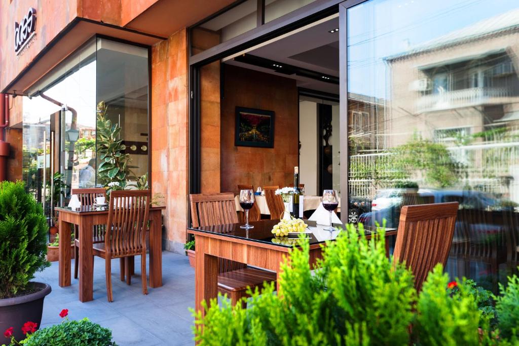 (عرض رأس السنة )
 فندق باس البوتيكي