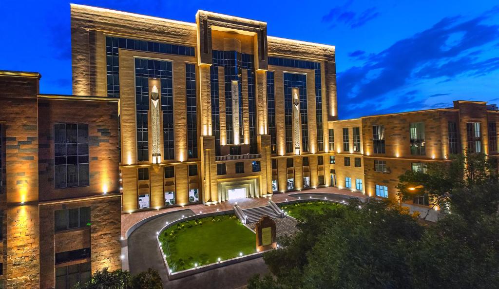 Yerevan 
 Ani Grand Hotel 