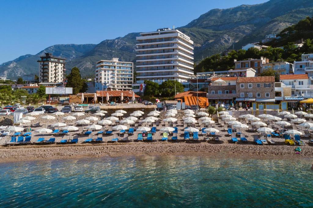 Montenegro
  Hotel Sato  